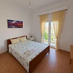 Your Refuge Overlooking Port 6a Apartment *
