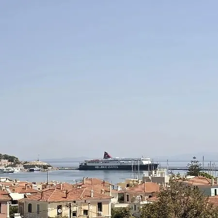Your Refuge Overlooking Port 6a Appartement Mytilíni