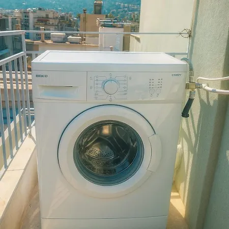 Your Refuge Overlooking Port 6a Appartement